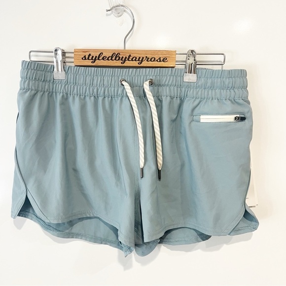 NWT Vuori Clementine Short in Shade Blue - Picture 5 of 11